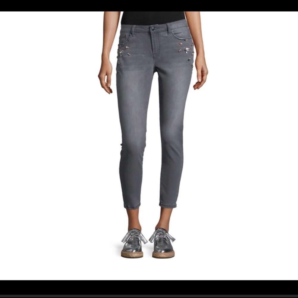 🌼Jean Sale🌼Embellished Faded Ankle Jean